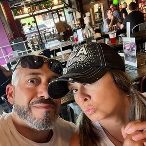 Meet your Posher, Carlos